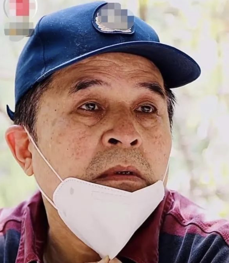 畢福劍畢姥爺現狀如何？一言難盡，61歲畢福劍畢姥爺老態(tài)龍鐘發(fā)福腫脹，做公益無(wú)人問(wèn)津，隱退5年晚景凄涼！現在過(guò)得怎么樣自己知道