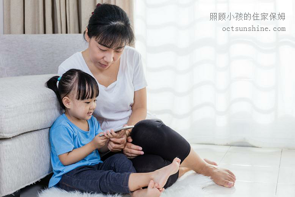 照顧小孩的保姆多少錢(qián)一個(gè)月？保姆也要付中介費嗎？