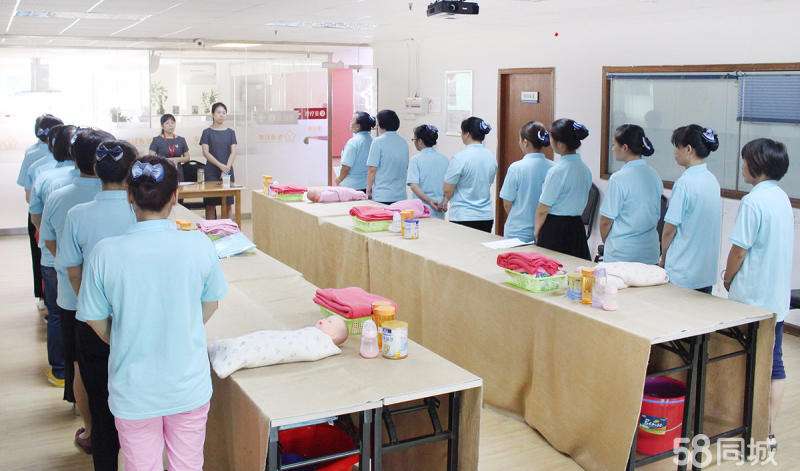 月嫂培訓機構哪家好_在哪里學(xué)月嫂比較正規