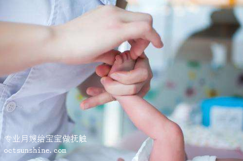 新手月嫂成為金牌月嫂必經(jīng)的兩步流程，想學(xué)月嫂課程的看過(guò)來(lái)！
