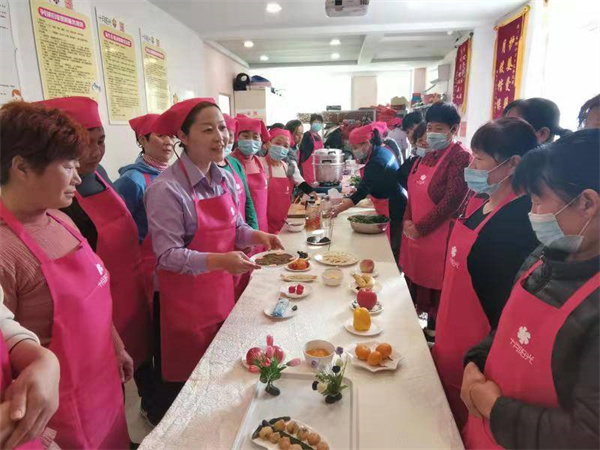 北京正規月嫂培訓公司哪家好？北京十月陽(yáng)光怎么樣？