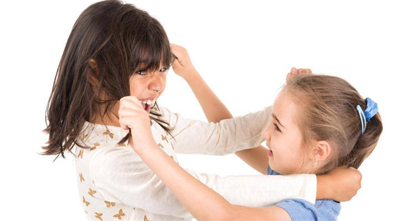 帶小孩的阿姨在哪里找？孩子3歲了找育兒嫂還是保姆好？