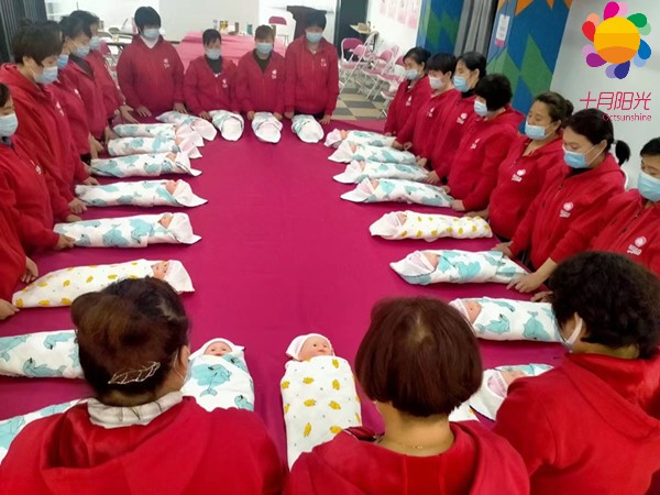 月嫂培訓課程好學(xué)，但需實(shí)踐才能不段升級