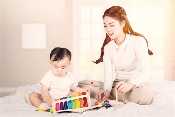 育兒嫂第二年也要付中介費嗎？
