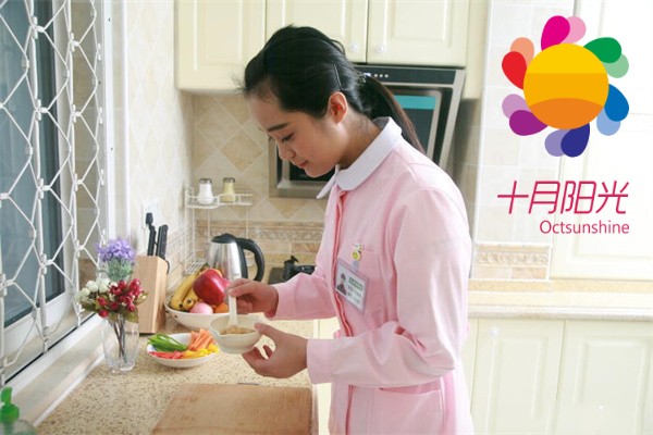 北京會(huì )開(kāi)車(chē)會(huì )做飯保姆住家阿姨好找嗎？她們的工資一般多少錢(qián)一個(gè)月？