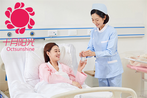 在醫院那幾天有必要把預定的月嫂請過(guò)來(lái)嗎？